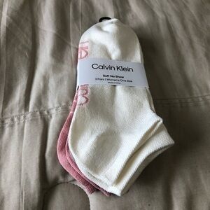 Women’s Calvin Klein no show socks